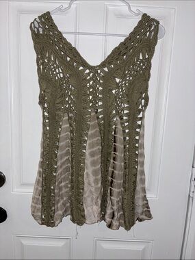 Crochet Knit Tie-Dye Camisole Tank Top in Olive Green and Taupe